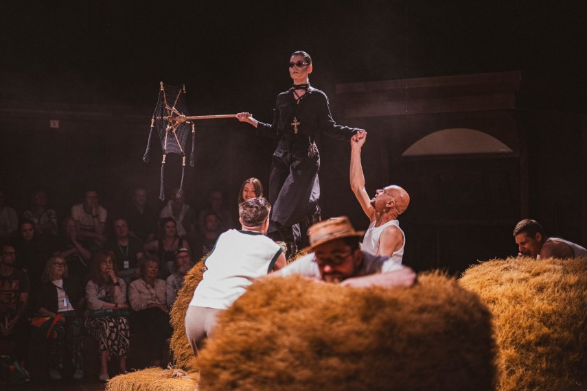 Sursa foto: Julia Marszewska (Facebook Teatrul de Stat Constanța)