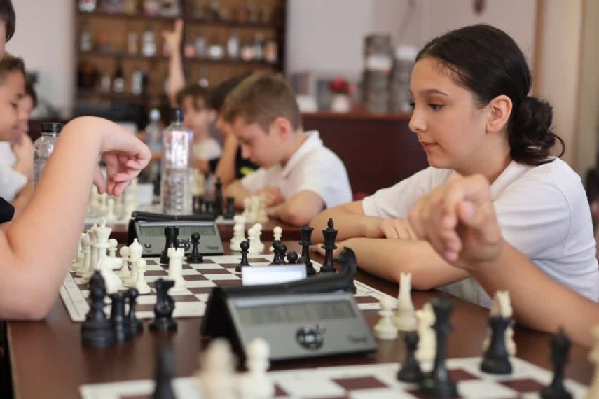 mici iubitori ai sahului din cumpana si constanta participanti la un captivant turneu joaca gandeste mici iubitori ai sahului din cumpana si constanta participanti la un captivant turneu joaca gandeste