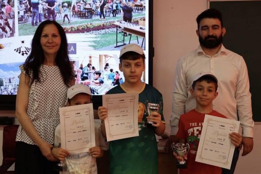 mici iubitori ai sahului din cumpana si constanta participanti la un captivant turneu joaca gandeste mici iubitori ai sahului din cumpana si constanta participanti la un captivant turneu joaca gandeste