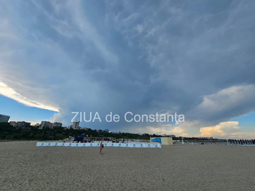 foto video furtunile se deplaseaza spre constanta unde vor fi caderi de grindina de mari dimensiuni descarcari foto video furtunile se deplaseaza spre constanta unde vor fi caderi de grindina de mari dimensiuni descarcari