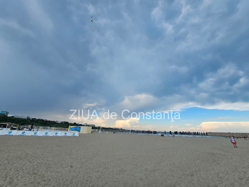 foto video furtunile se deplaseaza spre constanta unde vor fi caderi de grindina de mari dimensiuni descarcari foto video furtunile se deplaseaza spre constanta unde vor fi caderi de grindina de mari dimensiuni descarcari