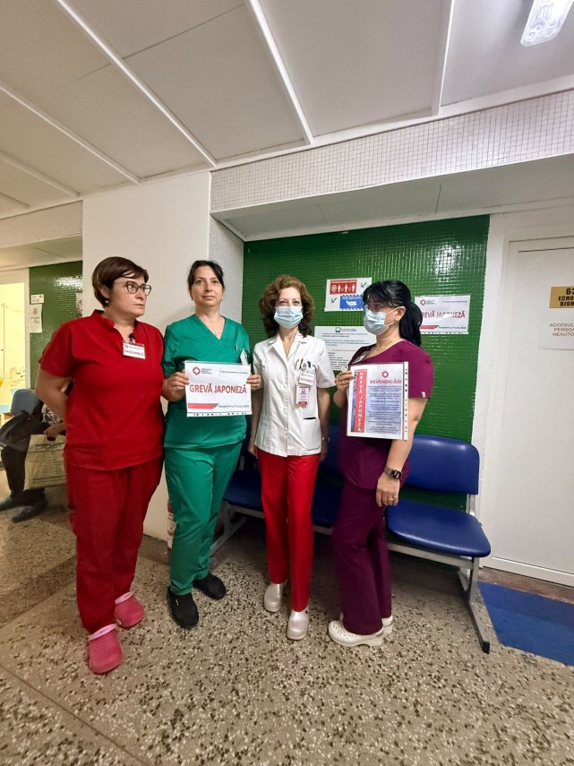 foto sanitas constanta a intrat in greva japoneza cerem respect dialog si conditii de munca pe masura foto sanitas constanta a intrat in greva japoneza cerem respect dialog si conditii de munca pe masura