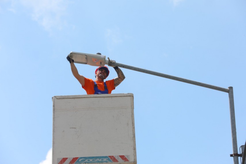 foto primaria constanta noi interventii pentru modernizarea sistemului de iluminat public au loc in aceasta foto primaria constanta noi interventii pentru modernizarea sistemului de iluminat public au loc in aceasta