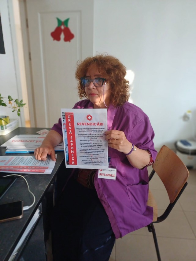 foto sanitas constanta a intrat in greva japoneza cerem respect dialog si conditii de munca pe masura foto sanitas constanta a intrat in greva japoneza cerem respect dialog si conditii de munca pe masura