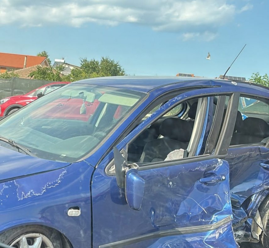 stiri constanta foto video accident in sensul giratoriu de la kaufland zona tomis plus un barbat a ajuns stiri constanta foto video accident in sensul giratoriu de la kaufland zona tomis plus un barbat a ajuns
