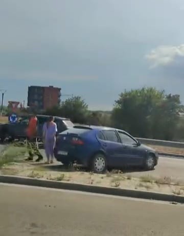 stiri constanta foto video accident in sensul giratoriu de la kaufland zona tomis plus un barbat a ajuns stiri constanta foto video accident in sensul giratoriu de la kaufland zona tomis plus un barbat a ajuns