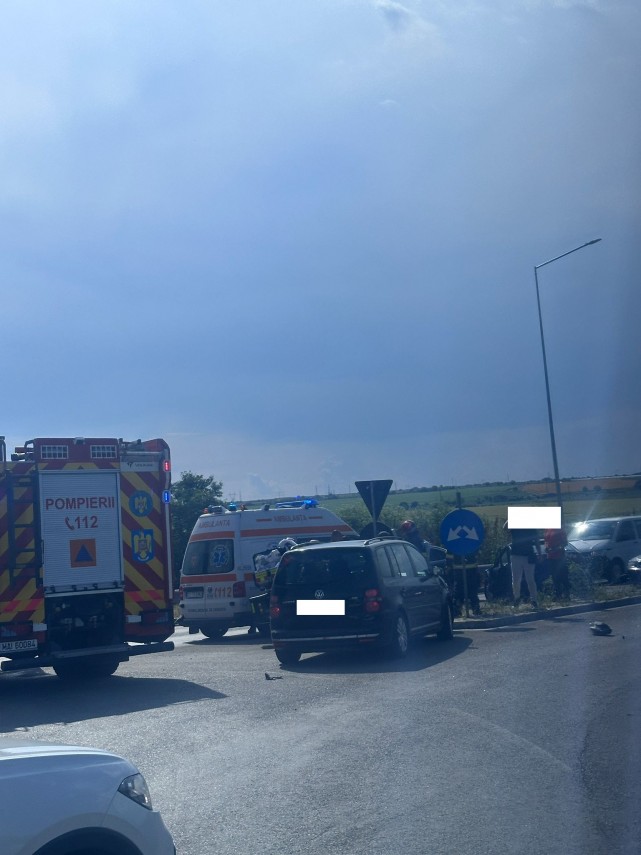 stiri constanta foto video accident in sensul giratoriu de la kaufland zona tomis plus un barbat a ajuns stiri constanta foto video accident in sensul giratoriu de la kaufland zona tomis plus un barbat a ajuns