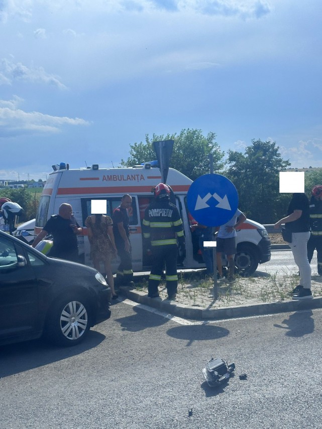 stiri constanta foto video accident in sensul giratoriu de la kaufland zona tomis plus un barbat a ajuns stiri constanta foto video accident in sensul giratoriu de la kaufland zona tomis plus un barbat a ajuns
