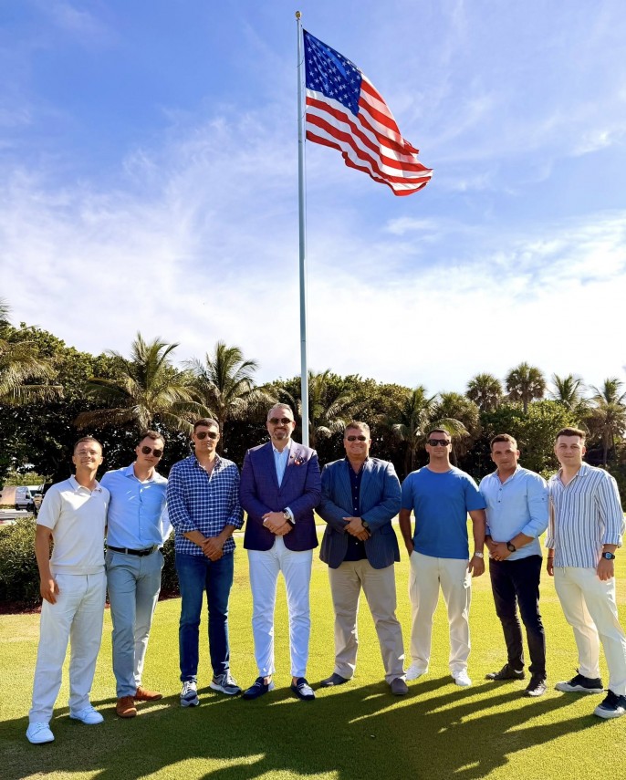 foto dragos sprinceana milionar roman din sua mesaj emotionant la sosirea navei scoli mircea in america foto dragos sprinceana milionar roman din sua mesaj emotionant la sosirea navei scoli mircea in america