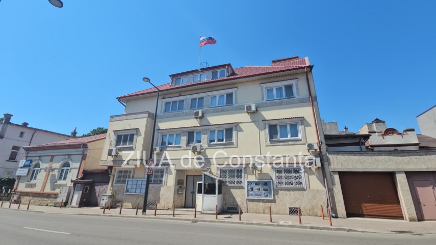 foto video la 10 zile de la expulzarea consulului rus din constanta steagul federatiei ruse ramane pe foto video la 10 zile de la expulzarea consulului rus din constanta steagul federatiei ruse ramane pe