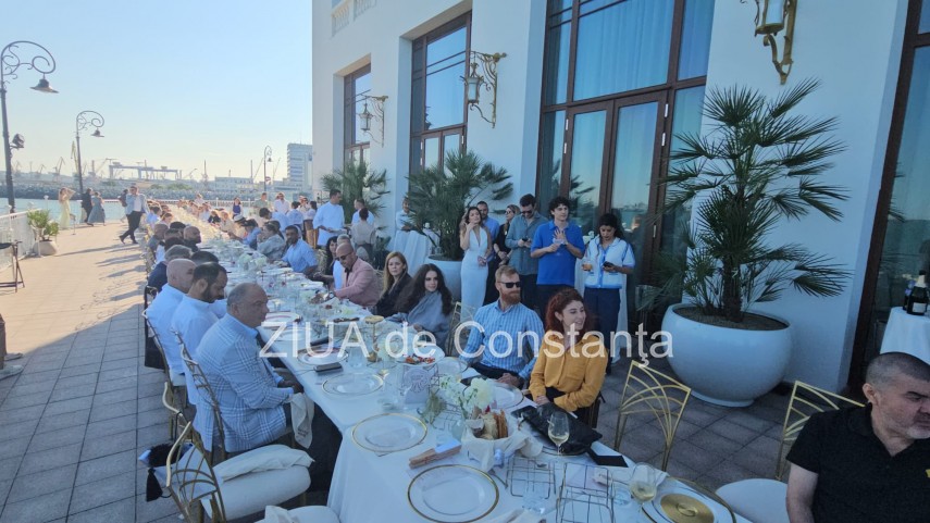 foto city grill lanseaza oficial astazi cafeneaua bistro din cazinoul constanta 941888 foto city grill lanseaza oficial astazi cafeneaua bistro din cazinoul constanta 941888