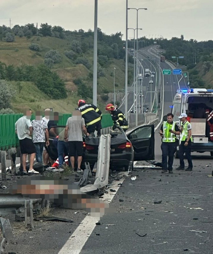 Trafic dirijat pe A2 spre Bucuresti, la Cernavoda, in urma unui accident rutier a unui autoturism intrat in balustrada   
