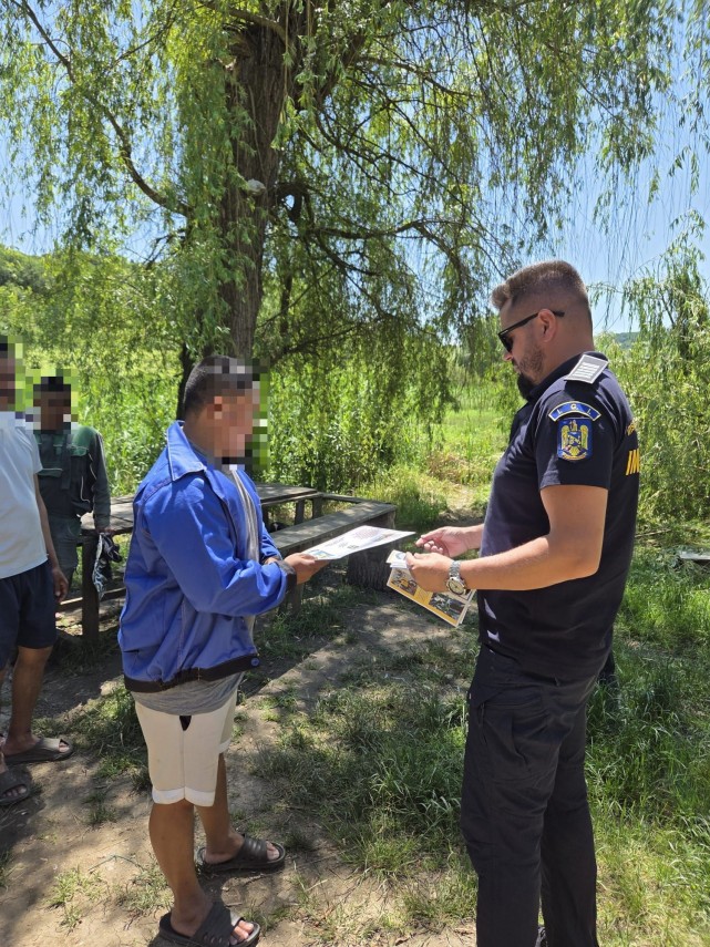 foto campanie nationala derulata de inspectoratul general pentru imigrari peste 1 500 de materiale informative foto campanie nationala derulata de inspectoratul general pentru imigrari peste 1 500 de materiale informative