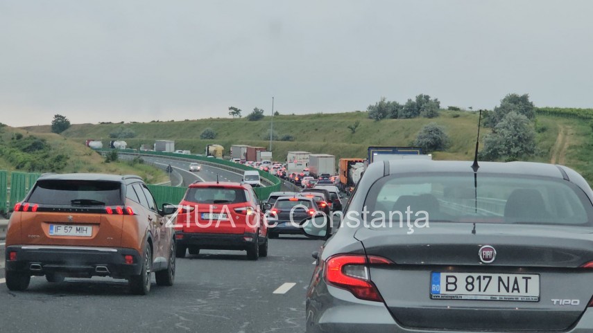 trafic dirijat pe a2 spre bucuresti la cernavoda in urma unui accident rutier a unui autoturism intrat trafic dirijat pe a2 spre bucuresti la cernavoda in urma unui accident rutier a unui autoturism intrat