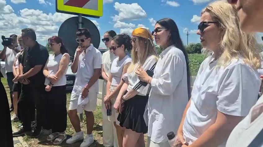 ai fost lumina dintre noi acum veghezi printre nori foto video troita sfintita in memoria lui sebi si ai fost lumina dintre noi acum veghezi printre nori foto video troita sfintita in memoria lui sebi si