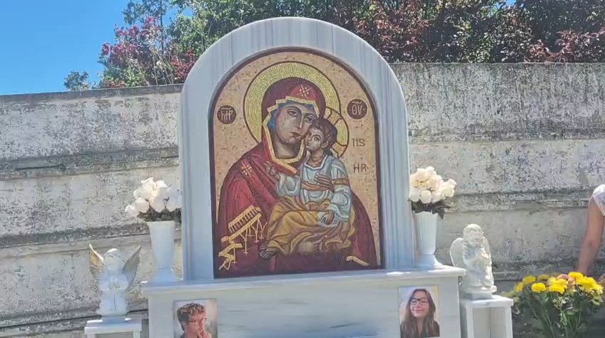 ai fost lumina dintre noi acum veghezi printre nori foto video troita sfintita in memoria lui sebi si ai fost lumina dintre noi acum veghezi printre nori foto video troita sfintita in memoria lui sebi si