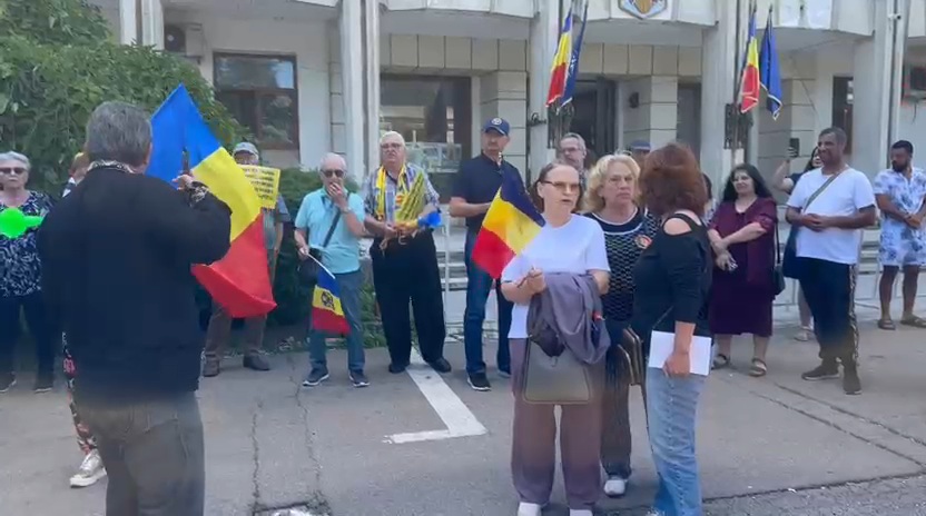 foto video mai multe organizatii civice protesteaza la constanta si solicita raspunsuri despre gestionarea foto video mai multe organizatii civice protesteaza la constanta si solicita raspunsuri despre gestionarea