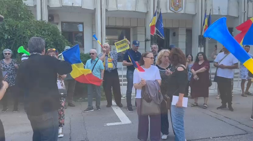 foto video mai multe organizatii civice protesteaza la constanta si solicita raspunsuri despre gestionarea foto video mai multe organizatii civice protesteaza la constanta si solicita raspunsuri despre gestionarea