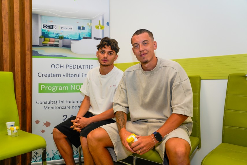 farul constanta ionut larie si denis alibec printre cei prezenti la reunire marinarii au efectuat vizita farul constanta ionut larie si denis alibec printre cei prezenti la reunire marinarii au efectuat vizita
