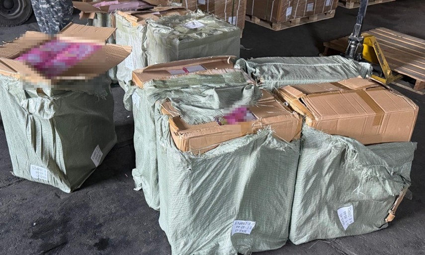 foto peste 2 000 de jucarii posibil contrafacute descoperite in portul constanta intr un container sosit foto peste 2 000 de jucarii posibil contrafacute descoperite in portul constanta intr un container sosit