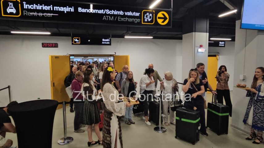 live text foto video turisti din polonia sosesc pe litoralul romanesc in aceasta seara cu noul zbor charter live text foto video turisti din polonia sosesc pe litoralul romanesc in aceasta seara cu noul zbor charter
