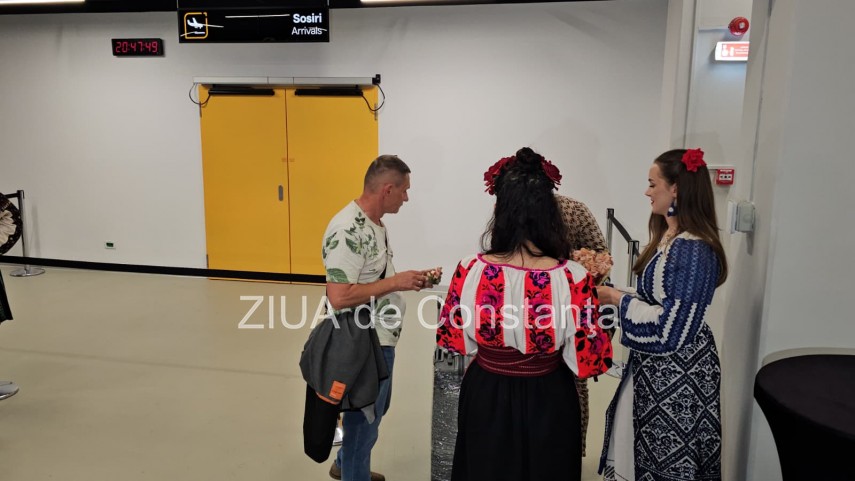 live text foto video turisti din polonia sosesc pe litoralul romanesc in aceasta seara cu noul zbor charter live text foto video turisti din polonia sosesc pe litoralul romanesc in aceasta seara cu noul zbor charter