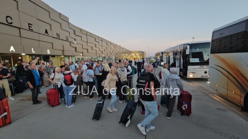 live text foto video turisti din polonia sosesc pe litoralul romanesc in aceasta seara cu noul zbor charter live text foto video turisti din polonia sosesc pe litoralul romanesc in aceasta seara cu noul zbor charter