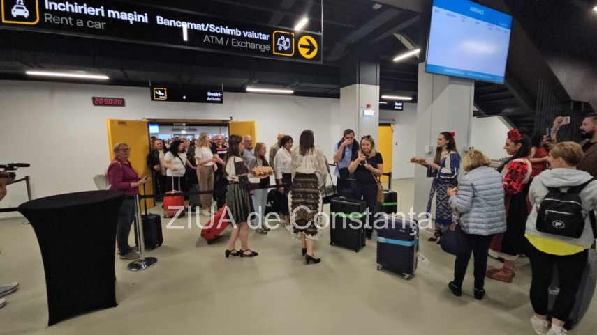 live text foto video turisti din polonia sosesc pe litoralul romanesc in aceasta seara cu noul zbor charter live text foto video turisti din polonia sosesc pe litoralul romanesc in aceasta seara cu noul zbor charter