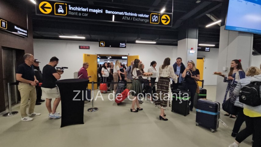 live text foto video turisti din polonia sosesc pe litoralul romanesc in aceasta seara cu noul zbor charter live text foto video turisti din polonia sosesc pe litoralul romanesc in aceasta seara cu noul zbor charter
