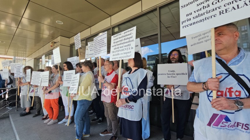 foto video protest la antifrauda constanta unde sindicalistii ies in strada de la ora 17 00 942496 foto video protest la antifrauda constanta unde sindicalistii ies in strada de la ora 17 00 942496