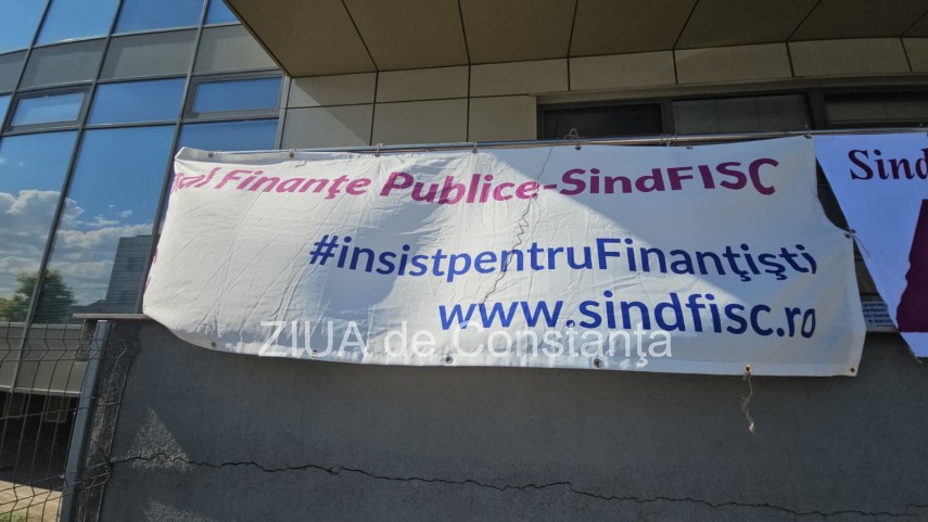 FOTO+VIDEO. Protest la Antifrauda Constanta unde sindicalistii ies in strada de la ora 17.00 
