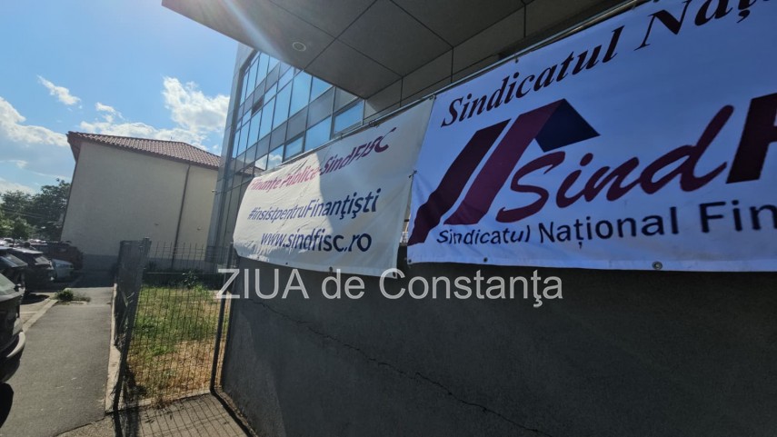 foto video protest la antifrauda constanta unde sindicalistii ies in strada de la ora 17 00 942496 foto video protest la antifrauda constanta unde sindicalistii ies in strada de la ora 17 00 942496