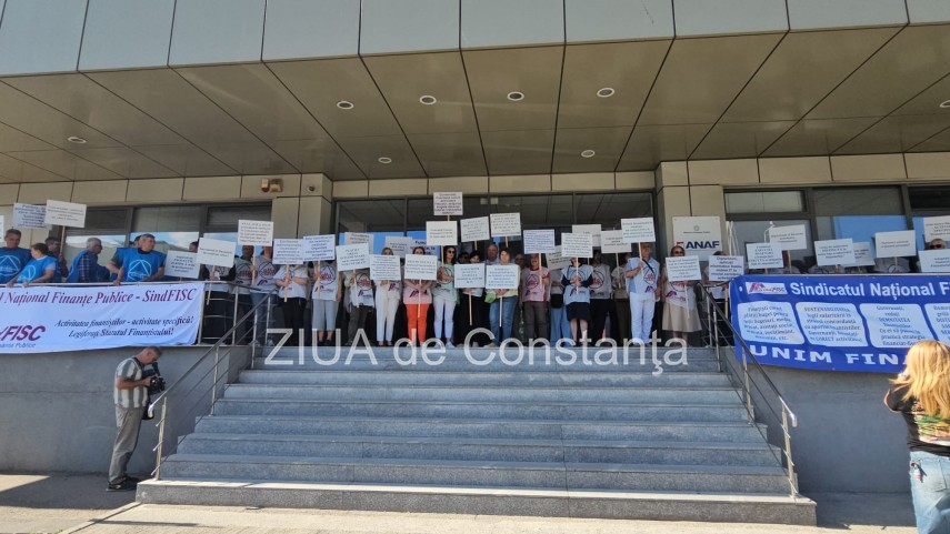 foto video protest la antifrauda constanta unde sindicalistii ies in strada de la ora 17 00 942496 foto video protest la antifrauda constanta unde sindicalistii ies in strada de la ora 17 00 942496