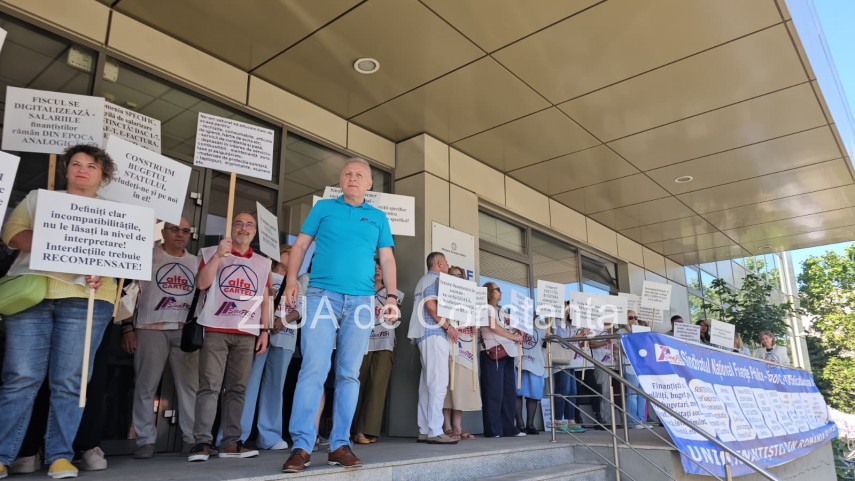 foto video protest la antifrauda constanta unde sindicalistii ies in strada de la ora 17 00 942496 foto video protest la antifrauda constanta unde sindicalistii ies in strada de la ora 17 00 942496