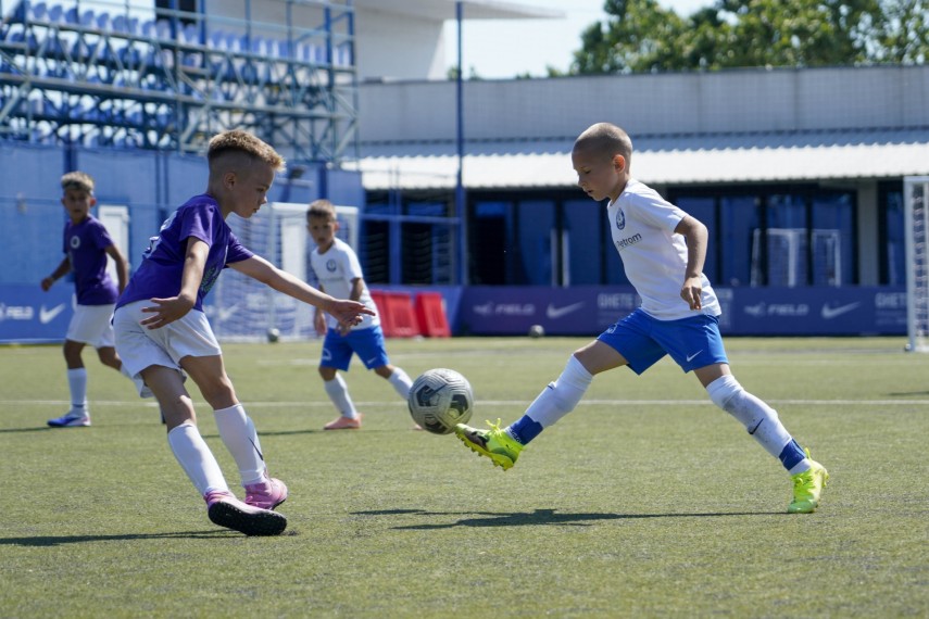 academia hagi 2018 invingatoare la junior football cup banel nicolita printre cei care au efectuat premierea academia hagi 2018 invingatoare la junior football cup banel nicolita printre cei care au efectuat premierea