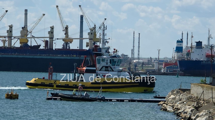foto video update incep operatiunile de ridicare la suprafata a remorcherului astana in portul midia foto video update incep operatiunile de ridicare la suprafata a remorcherului astana in portul midia