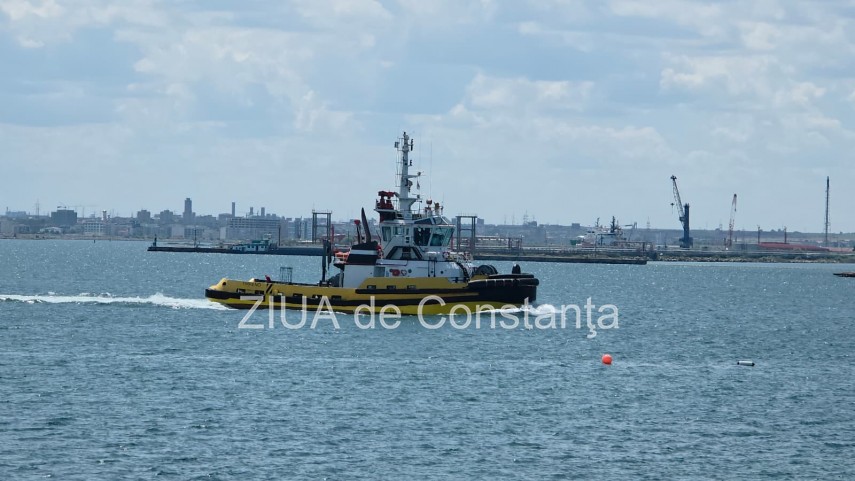 foto video update incep operatiunile de ridicare la suprafata a remorcherului astana in portul midia foto video update incep operatiunile de ridicare la suprafata a remorcherului astana in portul midia