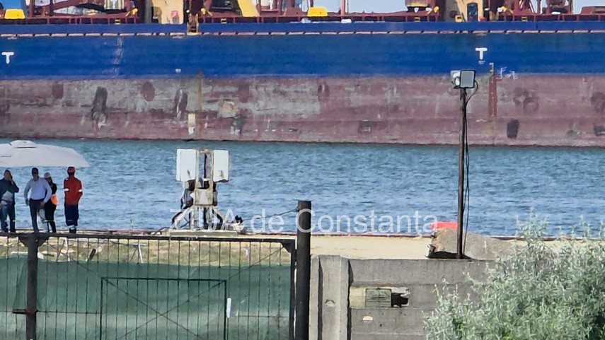 foto video update incep operatiunile de ridicare la suprafata a remorcherului astana in portul midia foto video update incep operatiunile de ridicare la suprafata a remorcherului astana in portul midia