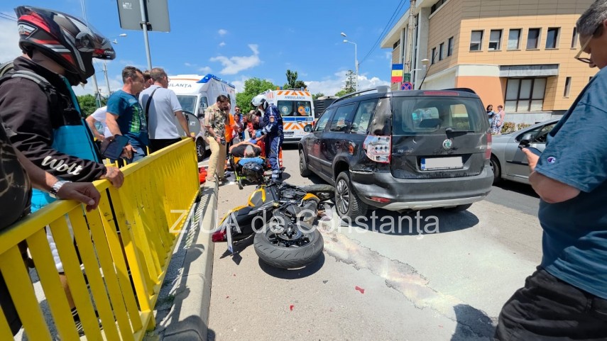foto video stiri constanta azi accident rutier intre un autoturism si o motocicleta in zona poarta 2 foto video stiri constanta azi accident rutier intre un autoturism si o motocicleta in zona poarta 2
