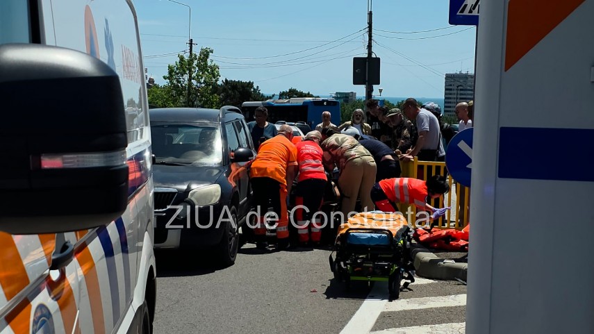 foto video stiri constanta azi accident rutier intre un autoturism si o motocicleta in zona poarta 2 foto video stiri constanta azi accident rutier intre un autoturism si o motocicleta in zona poarta 2
