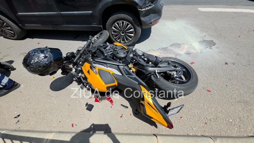 foto video stiri constanta azi accident rutier intre un autoturism si o motocicleta in zona poarta 2 foto video stiri constanta azi accident rutier intre un autoturism si o motocicleta in zona poarta 2