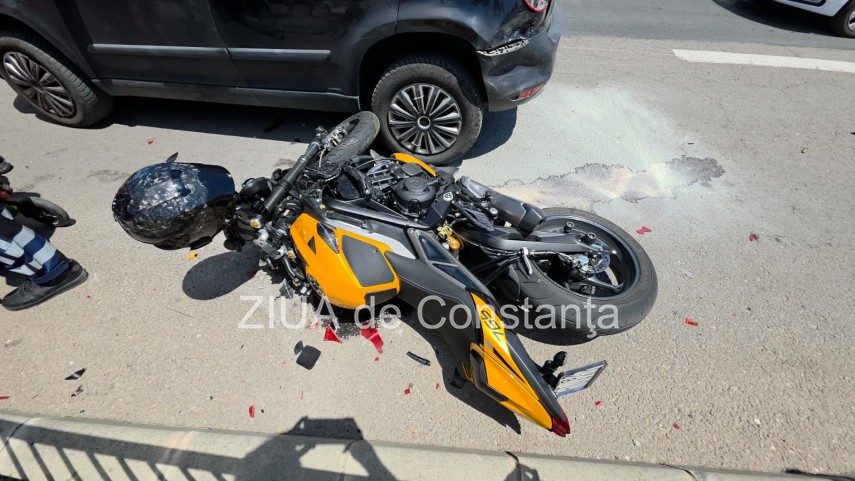 foto video stiri constanta azi accident rutier intre un autoturism si o motocicleta in zona poarta 2 foto video stiri constanta azi accident rutier intre un autoturism si o motocicleta in zona poarta 2