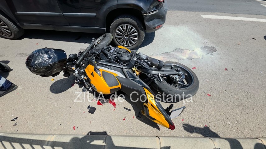 foto video stiri constanta azi accident rutier intre un autoturism si o motocicleta in zona poarta 2 foto video stiri constanta azi accident rutier intre un autoturism si o motocicleta in zona poarta 2