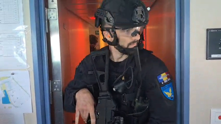 exercitiul multinational ep mcm dive 26 ziua presei se desfasoara astazi la bordul navei grigore antipa exercitiul multinational ep mcm dive 26 ziua presei se desfasoara astazi la bordul navei grigore antipa
