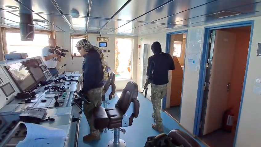 exercitiul multinational ep mcm dive 26 ziua presei se desfasoara astazi la bordul navei grigore antipa exercitiul multinational ep mcm dive 26 ziua presei se desfasoara astazi la bordul navei grigore antipa