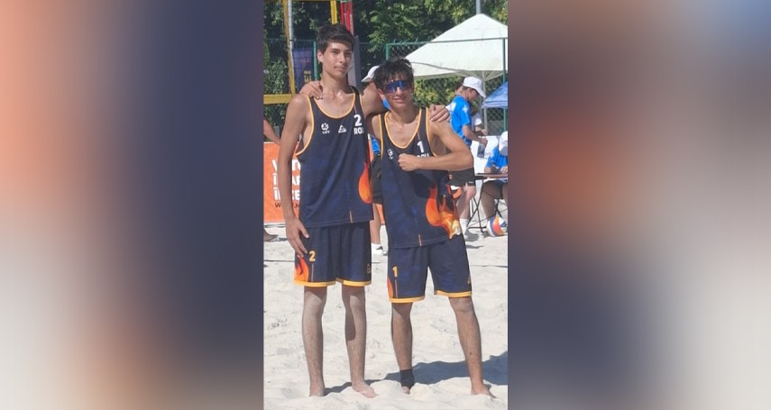Iustin Egor (nr. 2 pe tricou) și Tudor Stere (nr. 1). Sursa foto: Facebook (Wa Lee)
