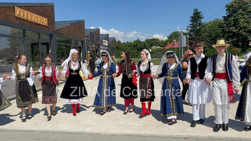 foto video cumpana gazduieste astazi convietuire interetnica pe plaiuri dobrogene parada a portului popular foto video cumpana gazduieste astazi convietuire interetnica pe plaiuri dobrogene parada a portului popular