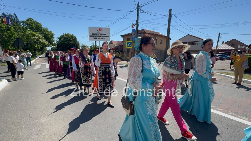 foto video cumpana gazduieste astazi convietuire interetnica pe plaiuri dobrogene parada a portului popular foto video cumpana gazduieste astazi convietuire interetnica pe plaiuri dobrogene parada a portului popular