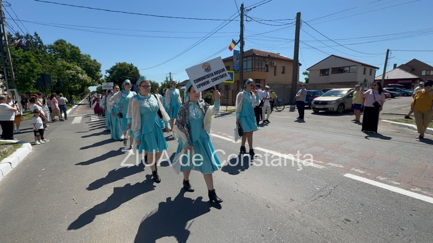 foto video cumpana gazduieste astazi convietuire interetnica pe plaiuri dobrogene parada a portului popular foto video cumpana gazduieste astazi convietuire interetnica pe plaiuri dobrogene parada a portului popular