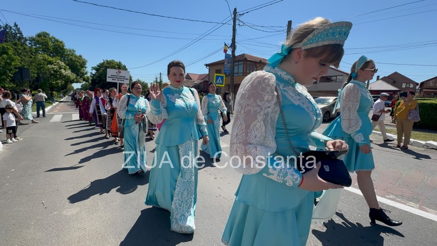 foto video cumpana gazduieste astazi convietuire interetnica pe plaiuri dobrogene parada a portului popular foto video cumpana gazduieste astazi convietuire interetnica pe plaiuri dobrogene parada a portului popular